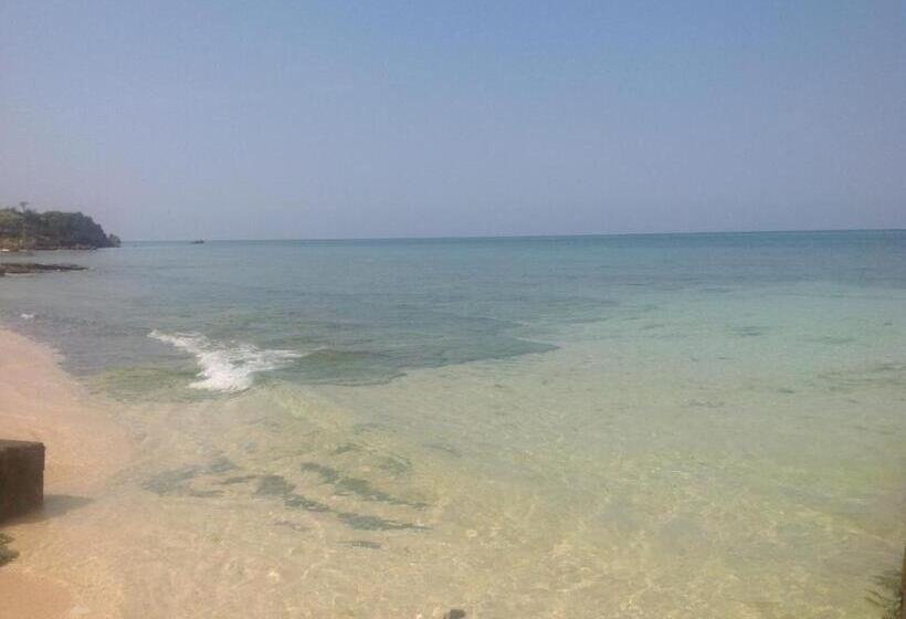 Пансион Milk Ya Women Only Guest House