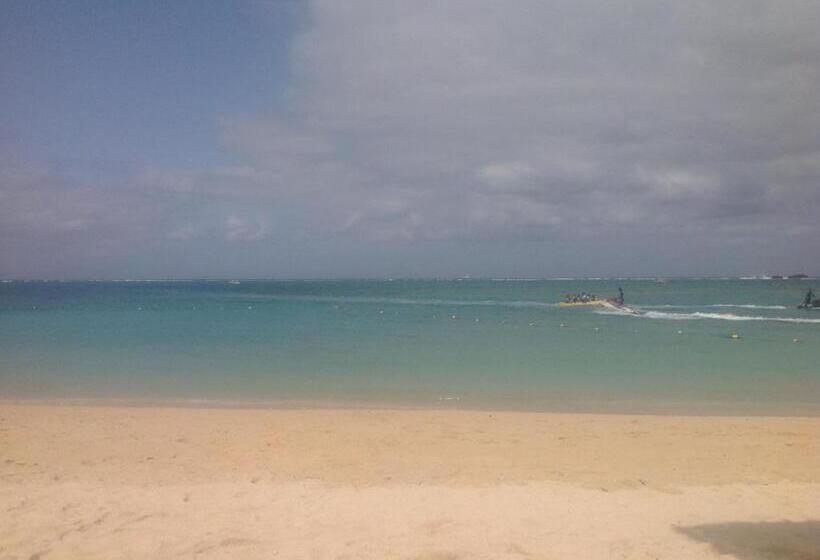 Пансион Milk Ya Women Only Guest House