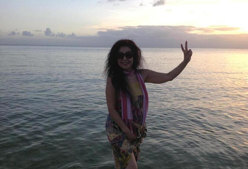 Пансион Milk Ya Women Only Guest House