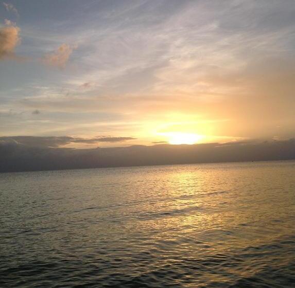 Пансион Milk Ya Women Only Guest House