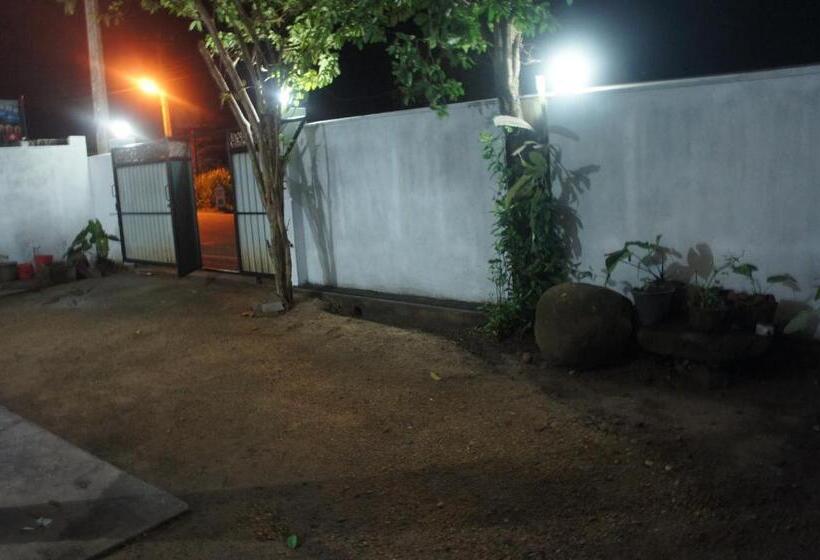 بنسيون Sam's Guest House