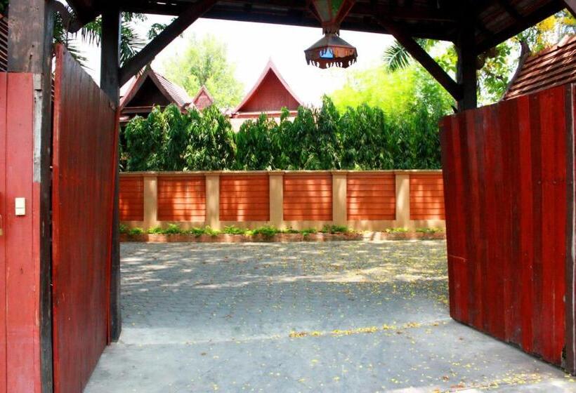 Курорт Club One Seven Gay Men  Chiang Mai