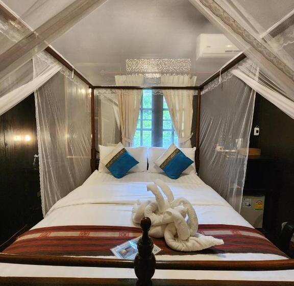 Курорт Club One Seven Gay Men  Chiang Mai