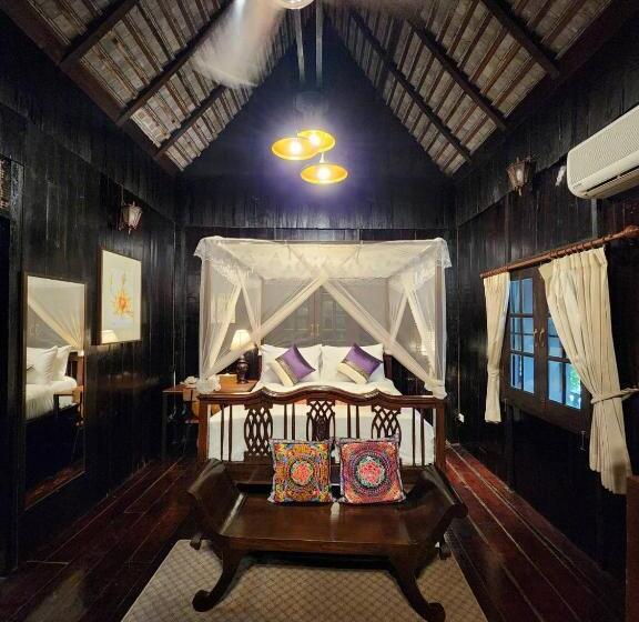 Курорт Club One Seven Gay Men  Chiang Mai