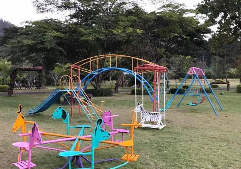 استراحتگاه Papai Country Lodge Sha