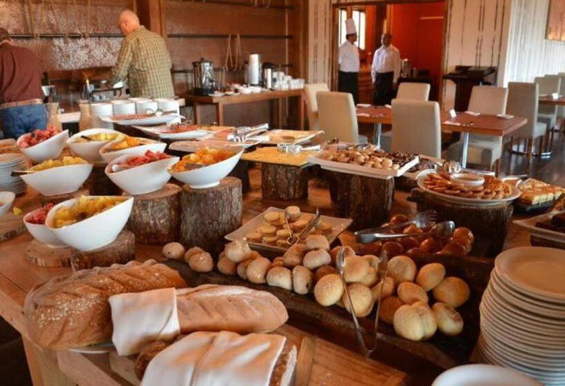 Río Serrano Hotel + Spa