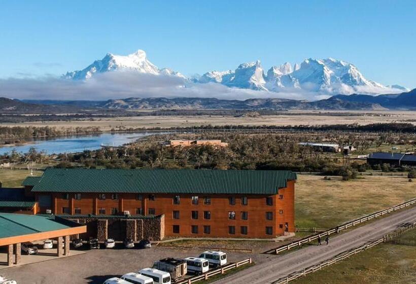 Río Serrano Hotel + Spa