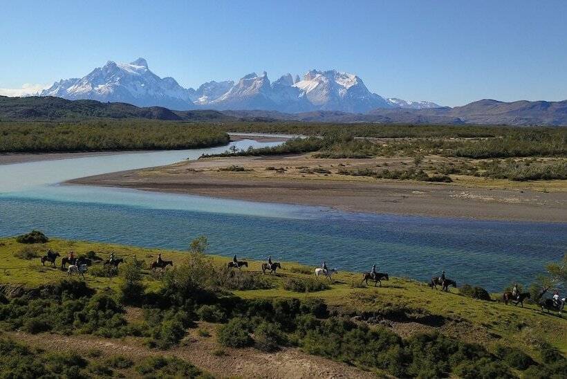 Río Serrano Hotel + Spa