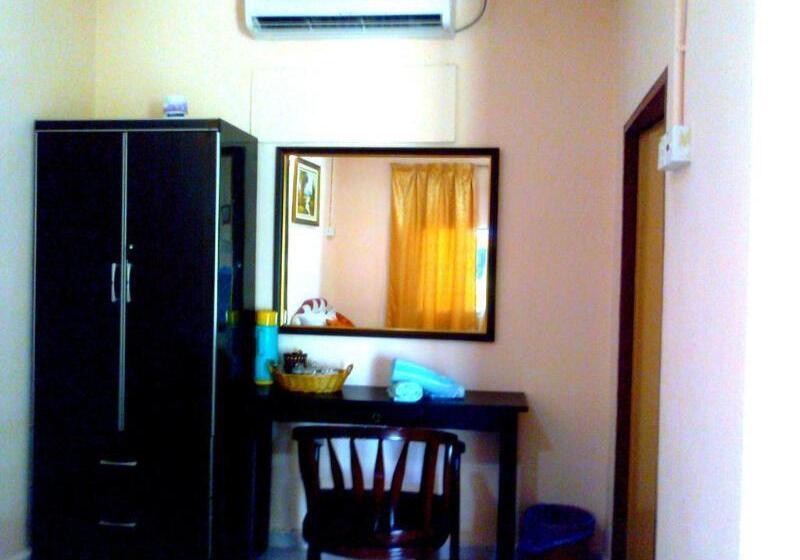 Tanjung Puteri Motel