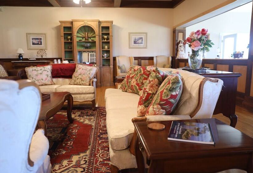 فندق صغير 1000 Island Hart House