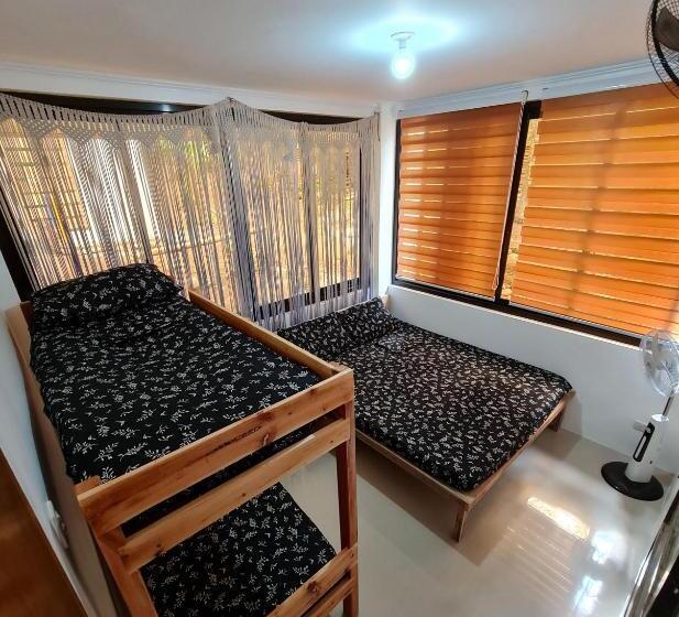 הוסטל Morue S Den