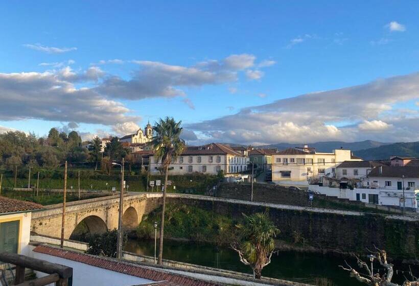 住宿加早餐  Casa Da Ponte, Coja