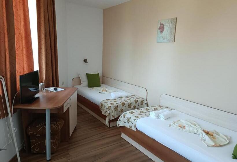 Hotel семеен хотел детелини