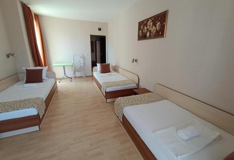 Hotel семеен хотел детелини