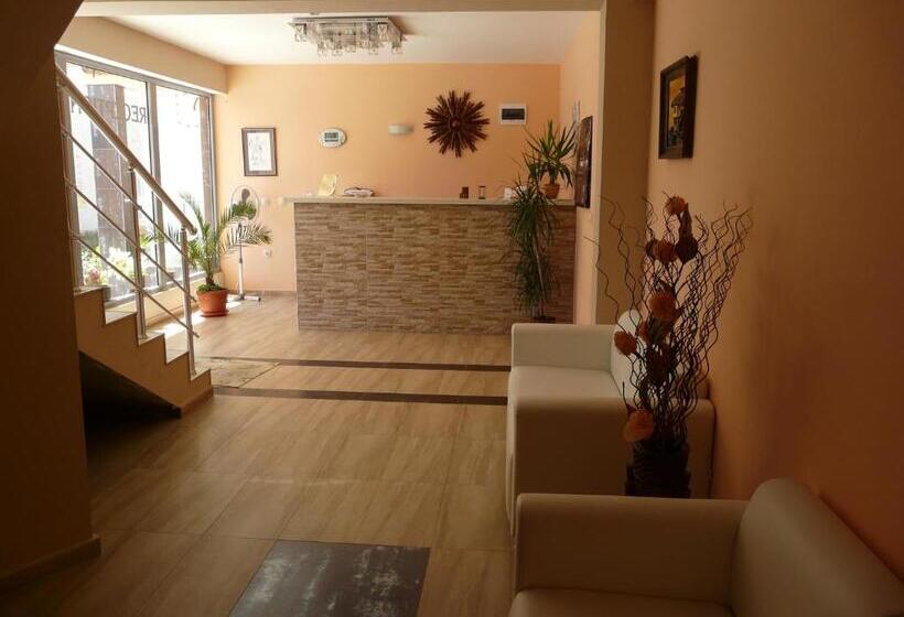 Hotel семеен хотел детелини