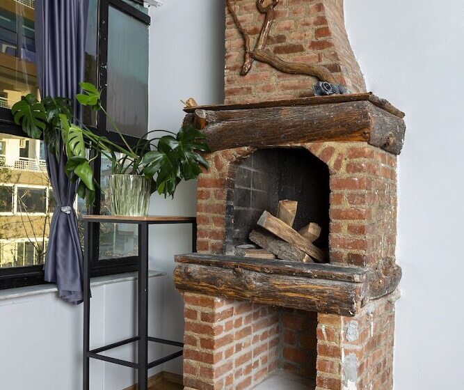 فندق 8 Rooms House