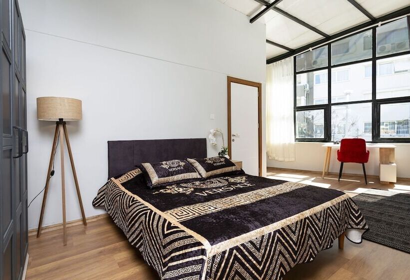 فندق 8 Rooms House