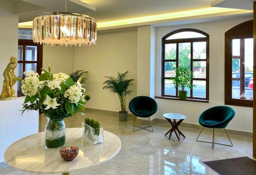 هتل Cinkota Residence