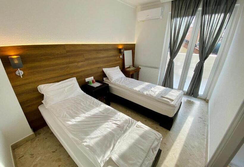 هتل Cinkota Residence