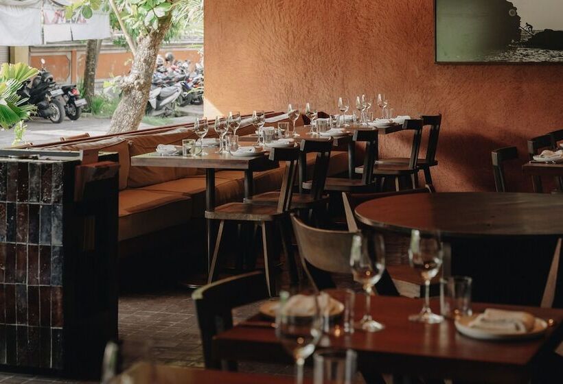 בית מלון כפרי Further