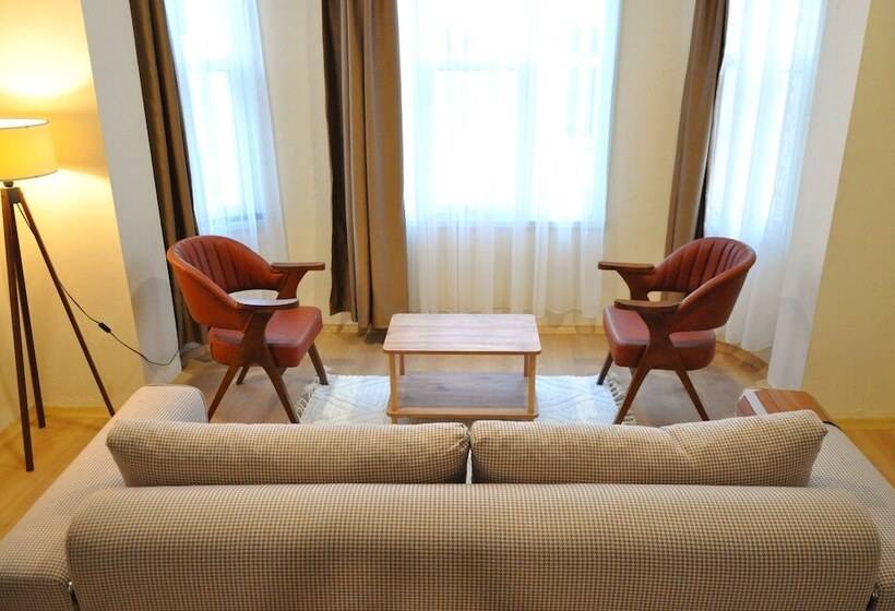 فندق Golden Door