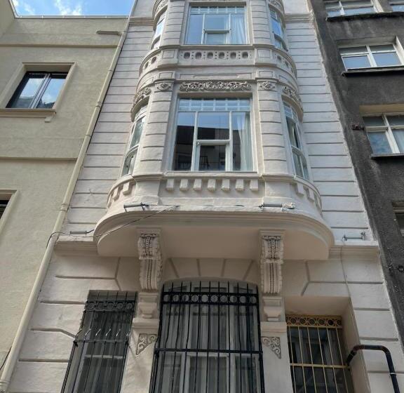 فندق Golden Door