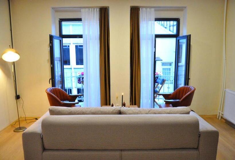 فندق Golden Door