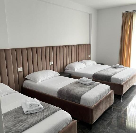 בית מלון כפרי Leodori 3 Suites