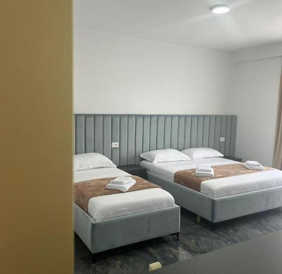 בית מלון כפרי Leodori 3 Suites