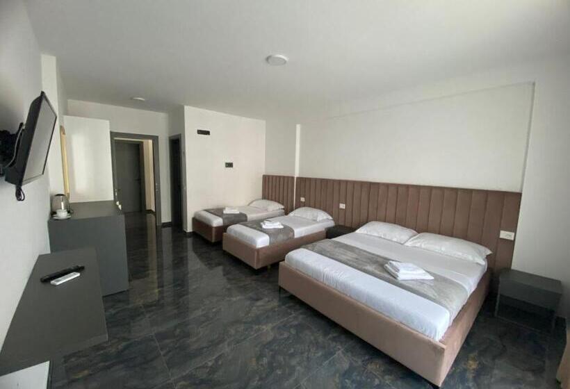 בית מלון כפרי Leodori 3 Suites