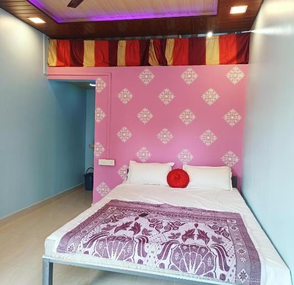 בית מלון כפרי Shree Nivas Home Stay