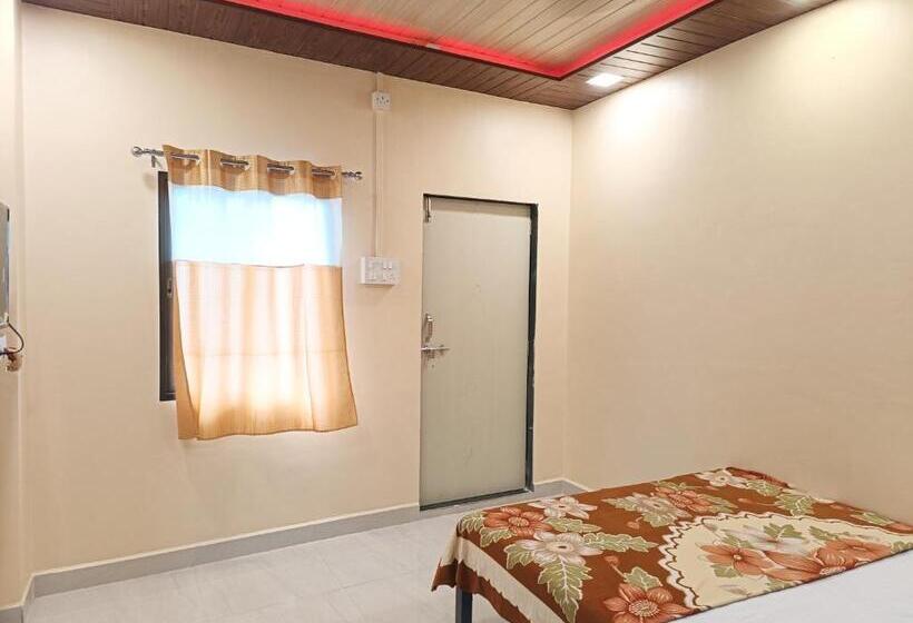 בית מלון כפרי Shree Nivas Home Stay