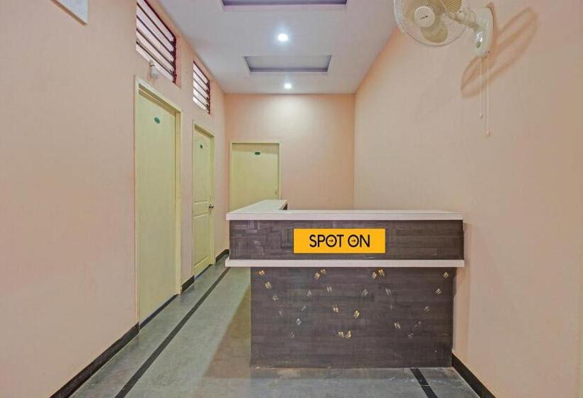 酒店 Spot On 811891 Shepherds Boarding And Lodging