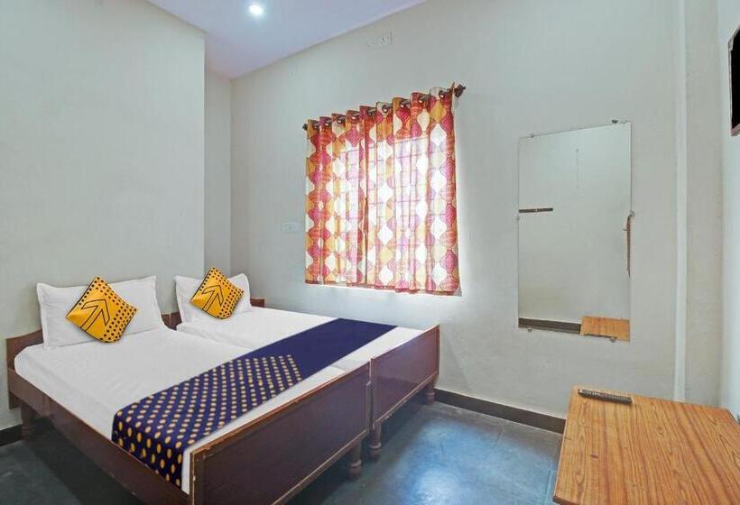 酒店 Spot On 811891 Shepherds Boarding And Lodging