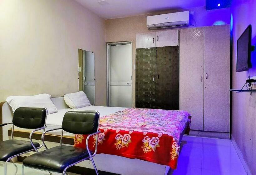 فندق Staymaker Madhuwan Heights