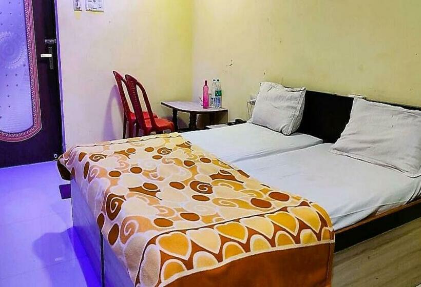 فندق Staymaker Madhuwan Heights