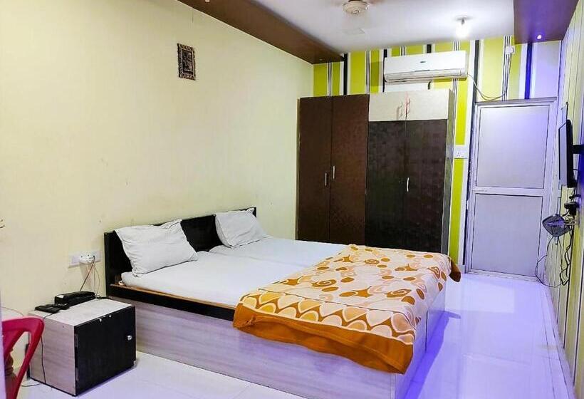 فندق Staymaker Madhuwan Heights