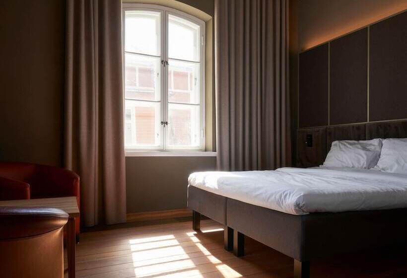 Отель The Torby