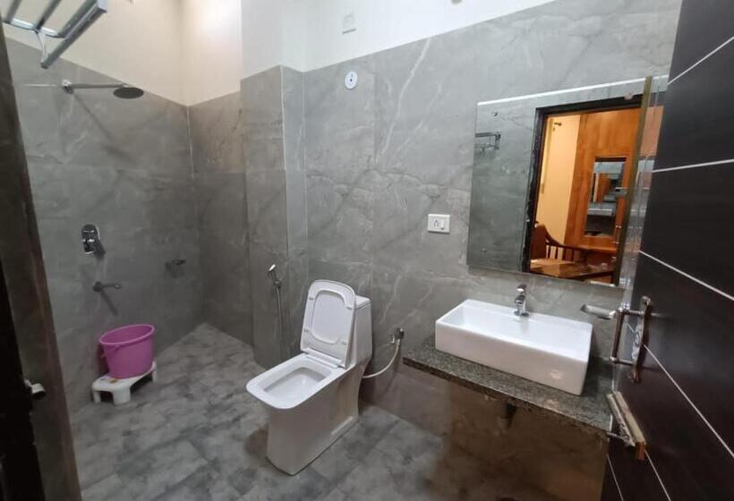 호텔 Vrindavan Palace