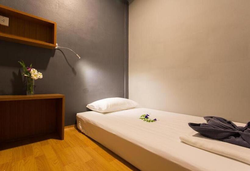 Leisure Hostel