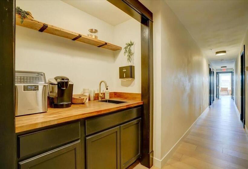 הוסטל 201  Single Queen