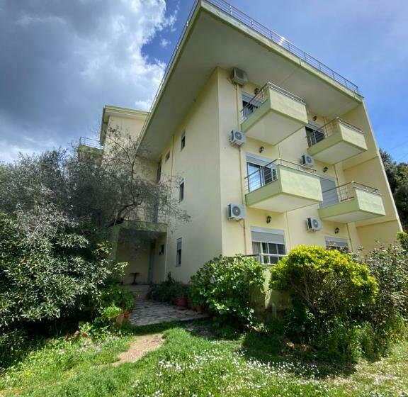 旅馆 Eleana  Bunec