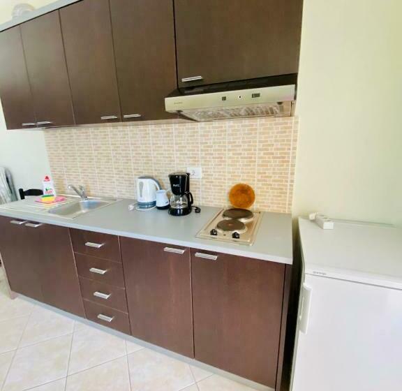 旅馆 Eleana  Bunec