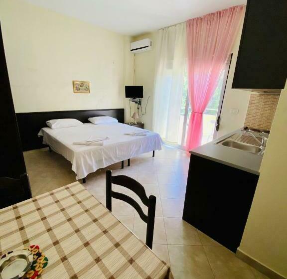 旅馆 Eleana  Bunec