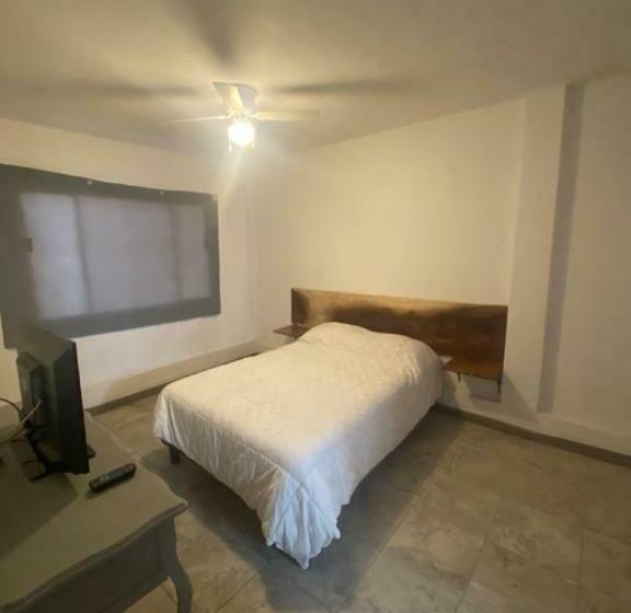 호스텔 Hostal Del Centro