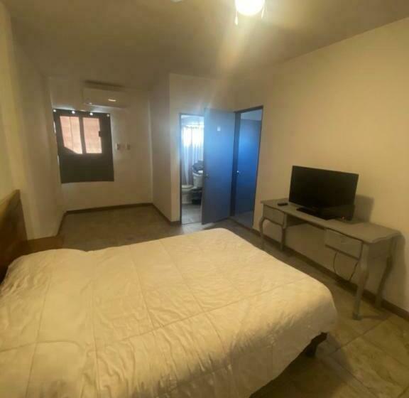 호스텔 Hostal Del Centro