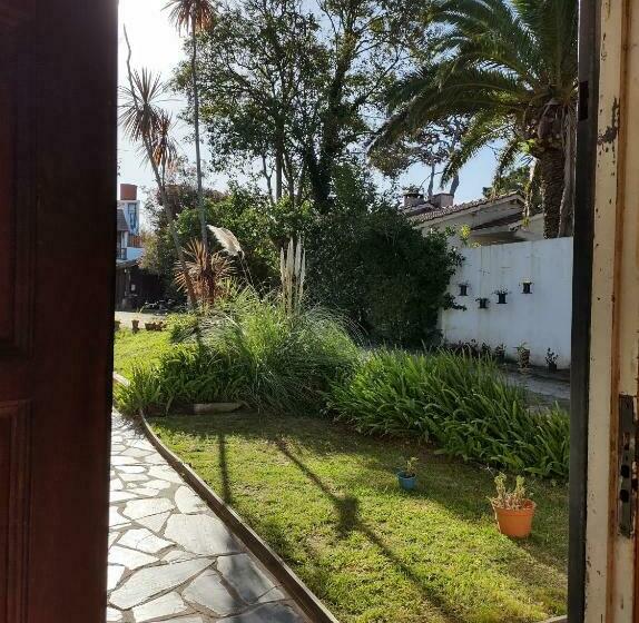 هاستل Las Grullas