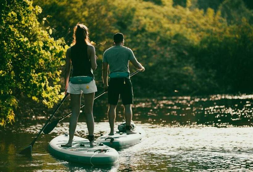 ベッドアンドブレックファースト Wellies & Waves