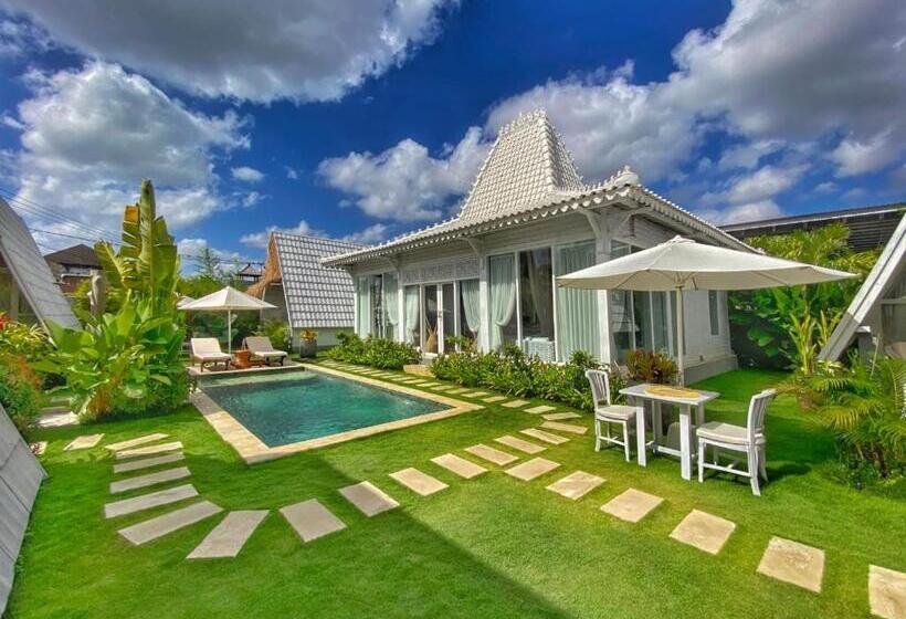 مبيت وإفطار Piramida S White Villa S Bali   Joglo