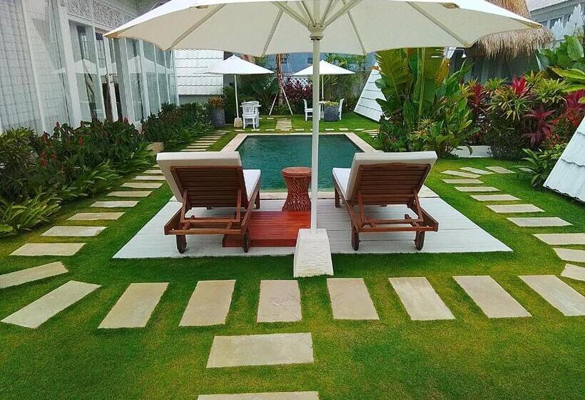 مبيت وإفطار Piramida S White Villa S Bali   Joglo